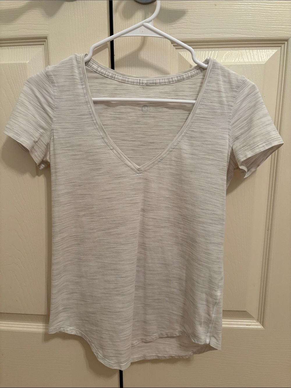 Lululemon Light Gray V-Neck Short Sleeve Top